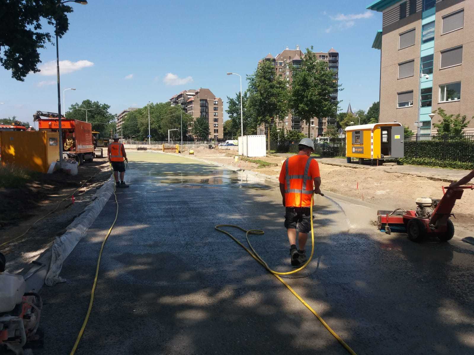 Uitgewassen betonverharding in Eindhoven